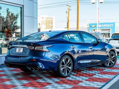 2023 Nissan Maxima SV