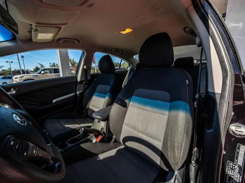 Aurora Black Pearl 2018 Kia Forte LX