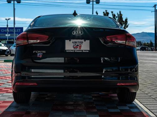 Aurora Black Pearl 2018 Kia Forte LX
