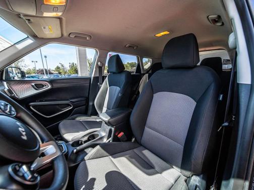 Gravity Gray 2024 Kia Soul LX