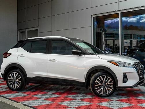 2023 Nissan Kicks SV