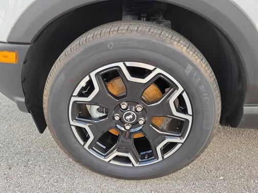 OXFORD WHITE 2025 Ford Bronco Sport OUTER BANKS