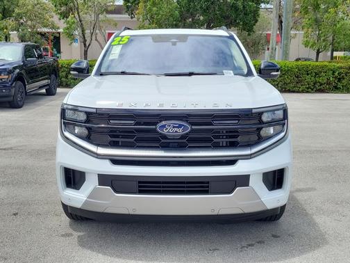 OXFORD WHITE 2025 Ford Expedition PLATINUM