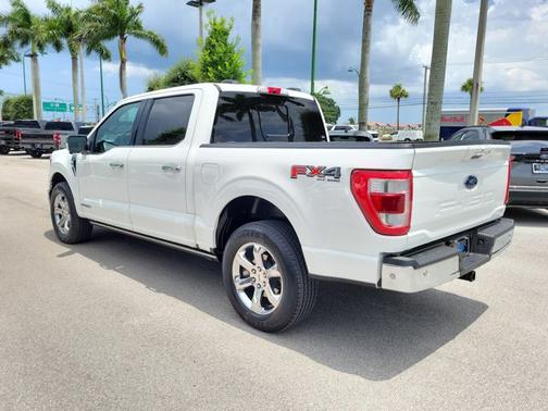 STAR WHITE METALLIC TRICOAT 2021 Ford F-150 LARIAT