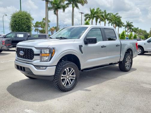 ICONIC SILVER METALLIC 2023 Ford F-150 XL