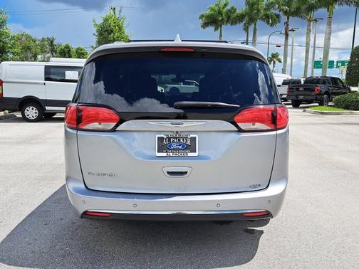 2020 Chrysler Pacifica TOURING L