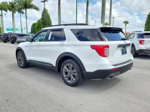 STAR WHITE MET TRI-COAT 2022 Ford Explorer XLT