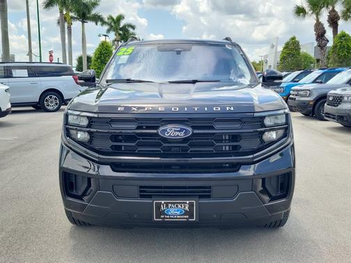 AGATE BLACK METALLIC 2025 Ford Expedition ACTIVE