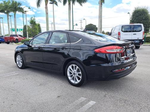 2020 Ford Fusion SE