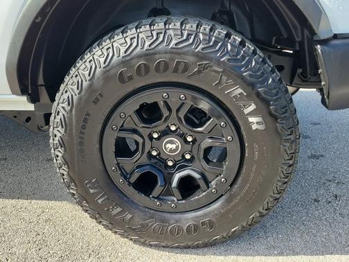 OXFORD WHITE 2022 Ford Bronco WILDTRAK