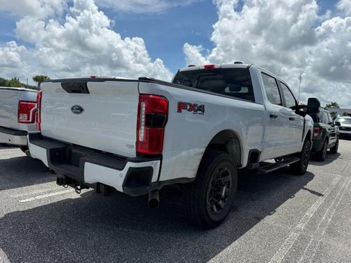 OXFORD WHITE 2024 Ford F-250 XL