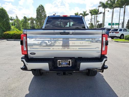 2023 Ford F-250 PLATINUM
