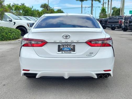 Ice 2024 Toyota Camry SE