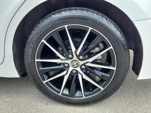 Ice 2024 Toyota Camry SE