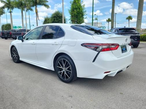 Ice 2024 Toyota Camry SE