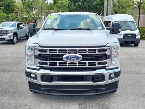 OXFORD WHITE 2025 Ford F-250 XLT