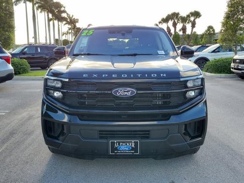 AGATE BLACK METALLIC 2025 Ford Expedition ACTIVE