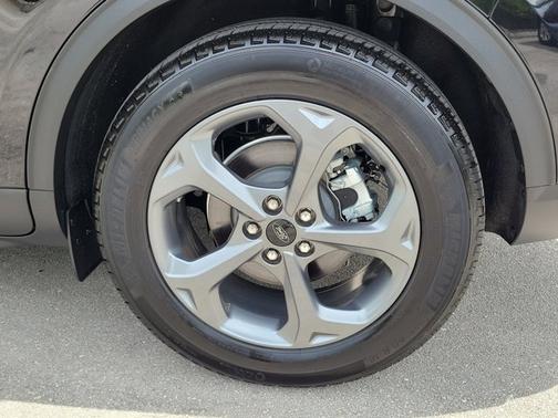 AGATE BLACK METALLIC 2026 Ford Escape ST-LINE