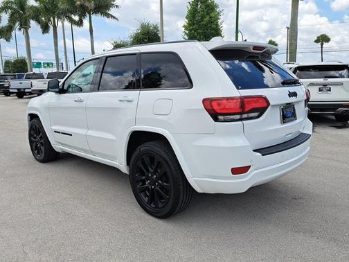 2021 Jeep Grand Cherokee LAREDO