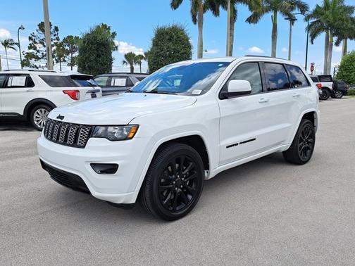 2021 Jeep Grand Cherokee LAREDO