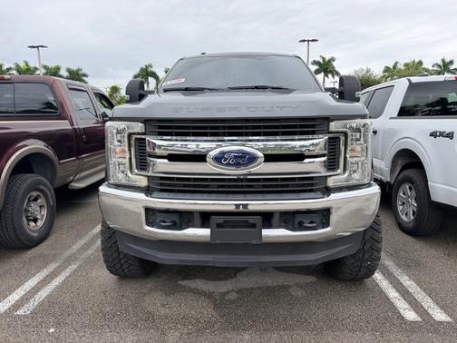 MAGNETIC 2019 Ford F-250 XLT