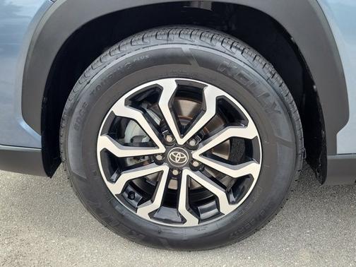 CELESTITE 2023 Toyota Corolla Cross SE