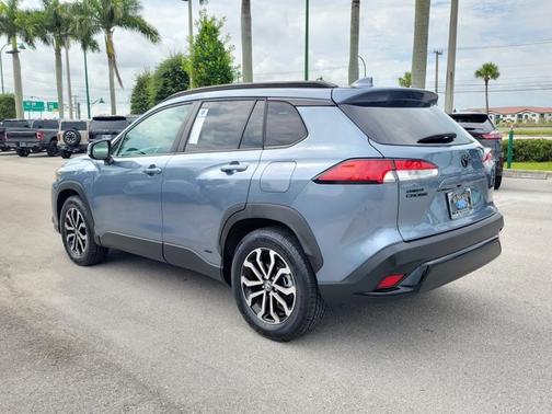 CELESTITE 2023 Toyota Corolla Cross SE