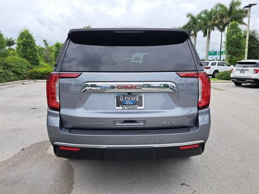 2022 GMC Yukon XL SLT