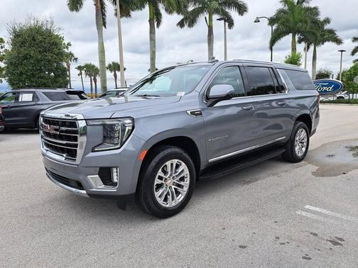 2022 GMC Yukon XL SLT