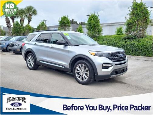 ICONIC SILVER METALLIC 2023 Ford Explorer XLT
