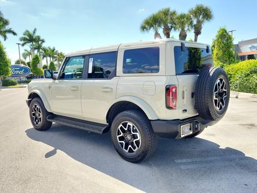 DESERT SAND 2025 Ford Bronco OUTER BANKS