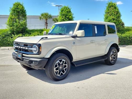DESERT SAND 2025 Ford Bronco OUTER BANKS