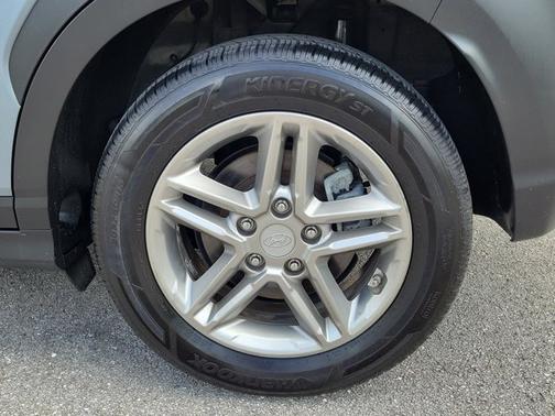 Sonic Silver 2019 Hyundai KONA SE