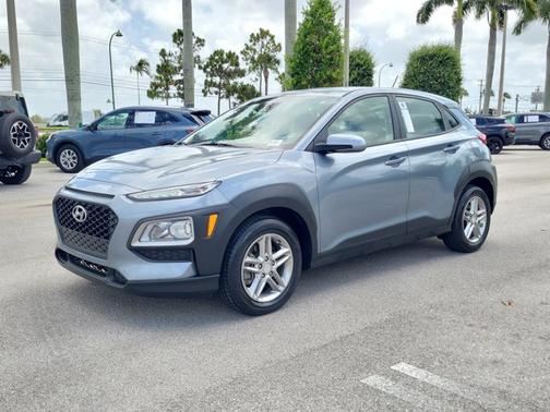 Sonic Silver 2019 Hyundai KONA SE