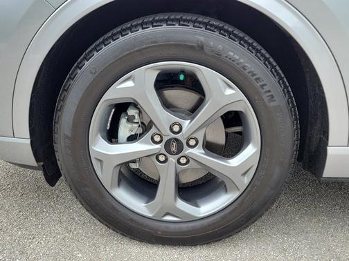 ICONIC SILVER METALLIC 2024 Ford Escape ST-LINE