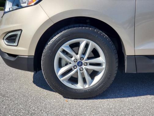 Photo 5 of 32 of 2018 Ford Edge SEL
