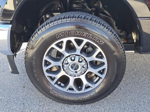 2022 Ford F-350 LARIAT SUPER DUTY