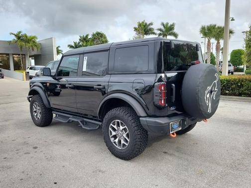 SHADOW BLACK 2024 Ford Bronco BADLANDS