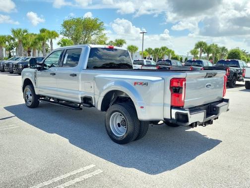 ICONIC SILVER 2024 Ford F-350 XLT