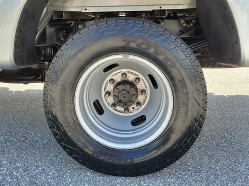 ICONIC SILVER 2024 Ford F-350 XLT