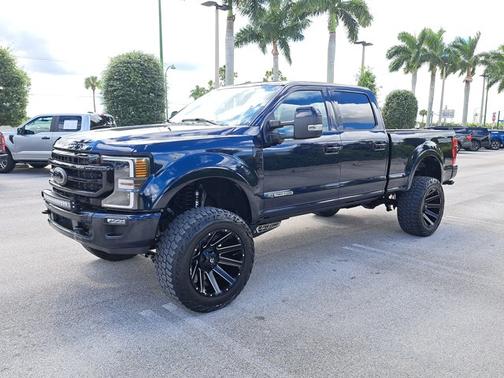 2022 Ford F-350 LARIAT SUPER DUTY