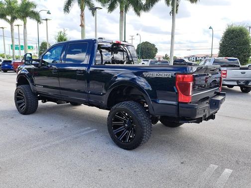 2022 Ford F-350 LARIAT SUPER DUTY