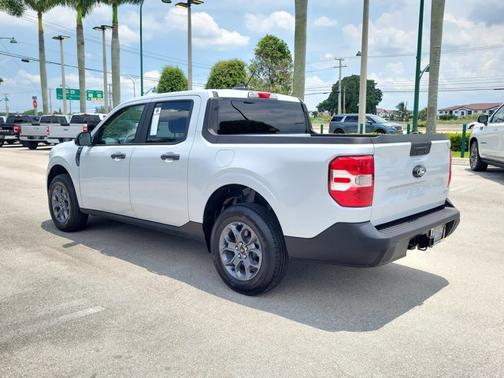 SPACE WHITE METALLIC 2025 Ford Maverick XLT