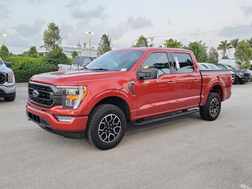 HOT PEPPER RED MET TINTD CC 2023 Ford F-150 XLT