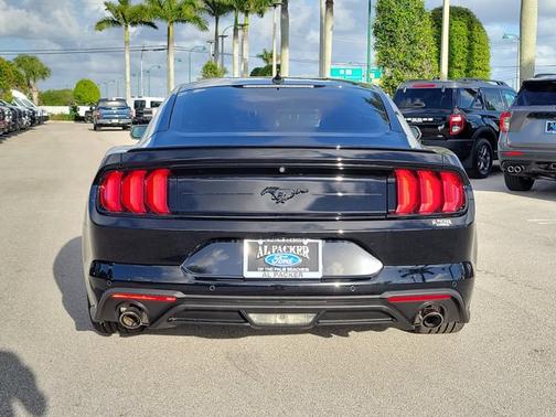 2022 Ford Mustang ECOBOOST