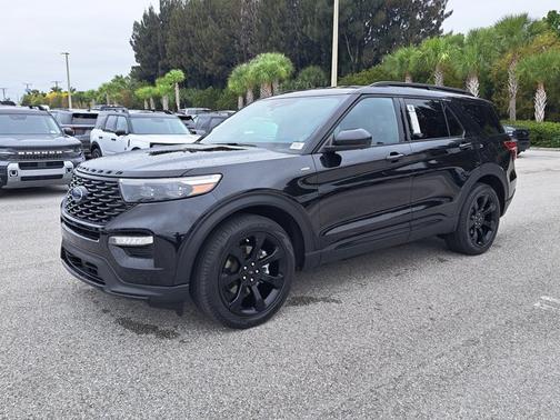 2023 Ford Explorer ST-LINE