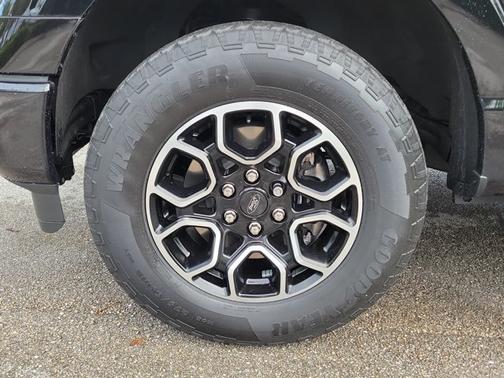 AGATE BLACK METALLIC 2023 Ford F-150 XLT