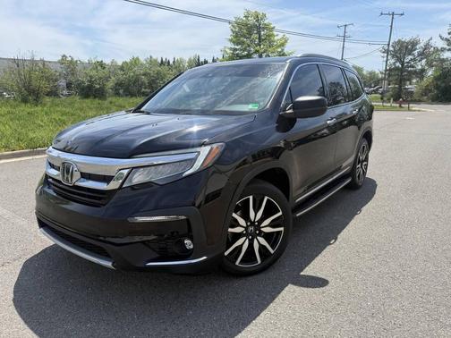 Crystal Black Pearl 2021 Honda Pilot Touring 8-Passenger