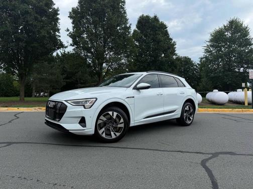2022 Audi e-tron Premium