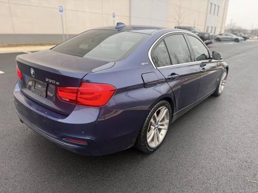 2017 BMW 330e iPerformance